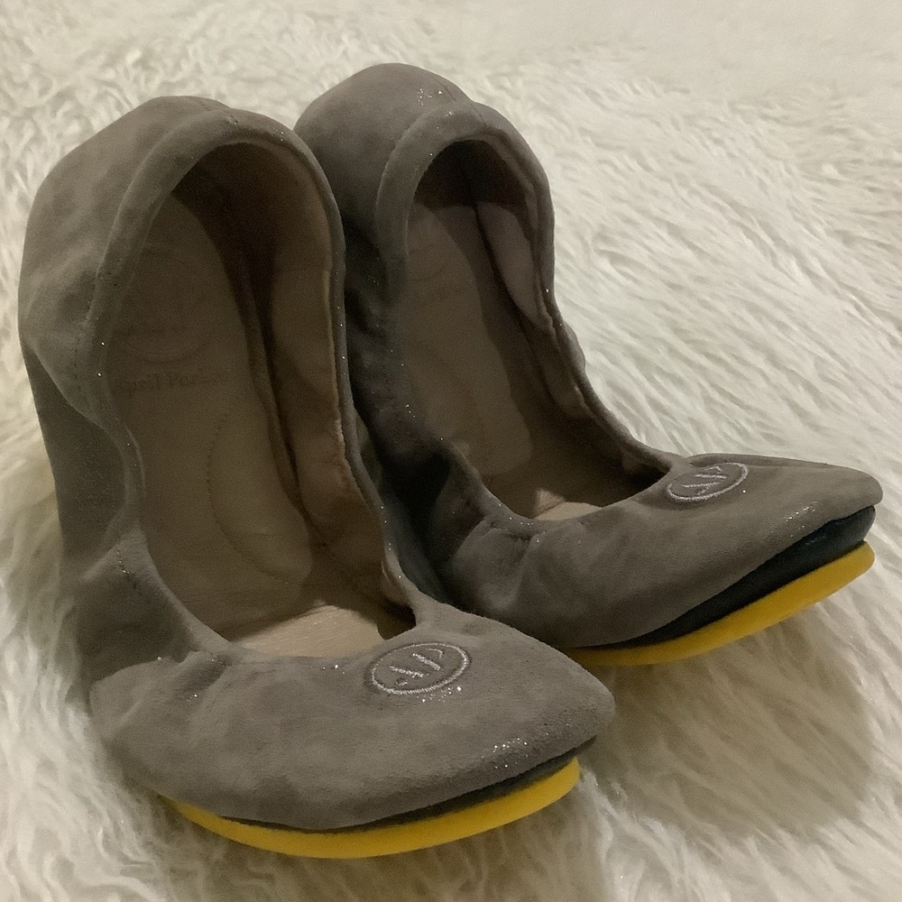April Parker women’s travel frost gray elastic flats travel shoes size 8m